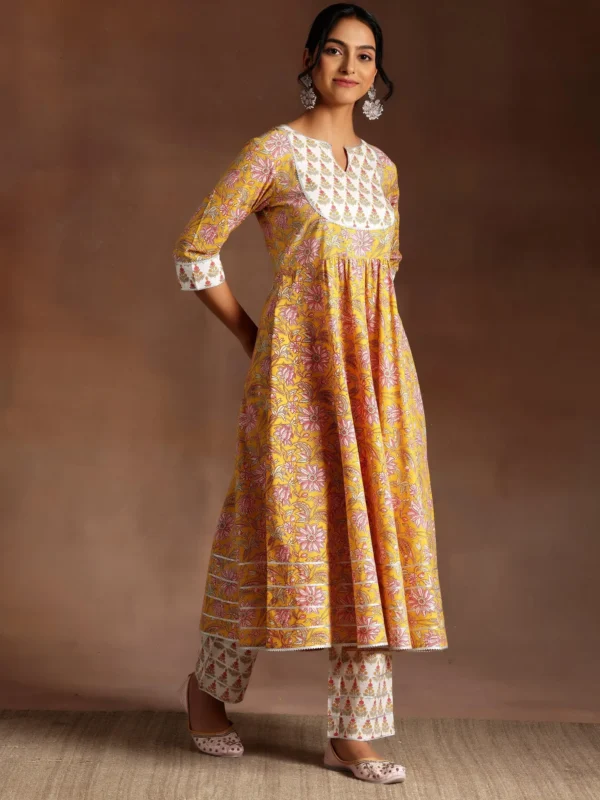 Women Yellow Printed Cotton Anarkali Suit With Dupatta - Image 5