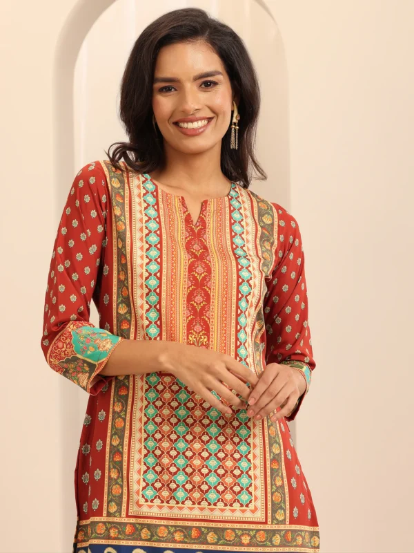 Women Multi Printed Poly Crepe Straight Kurta Set - Image 2