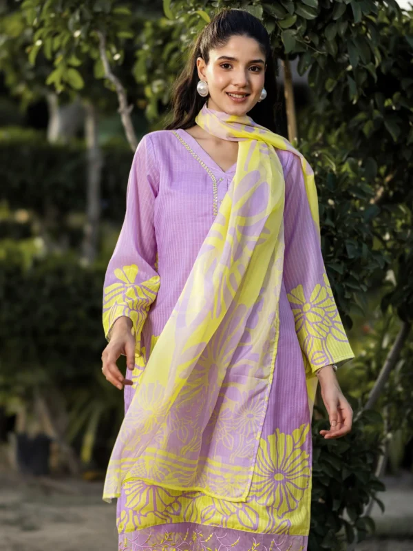 Women Lavender Printed Cotton Straight Suits With Dupatta - Image 6