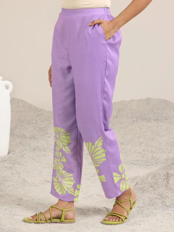Women Lavender Printed Cotton Straight Suits With Dupatta - Image 3
