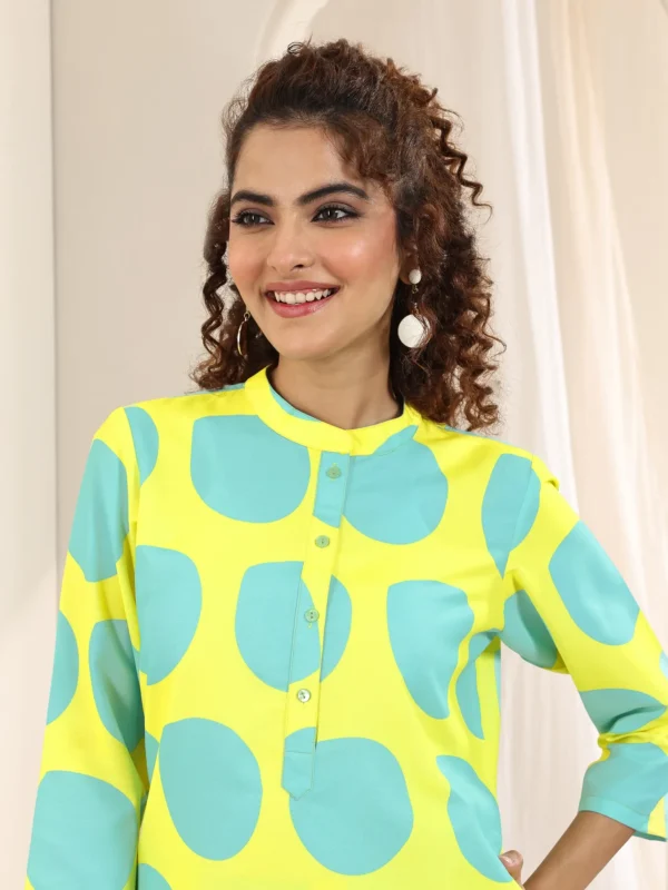 Women Yellow Printed Rayon Straight Kurta Set - Image 2