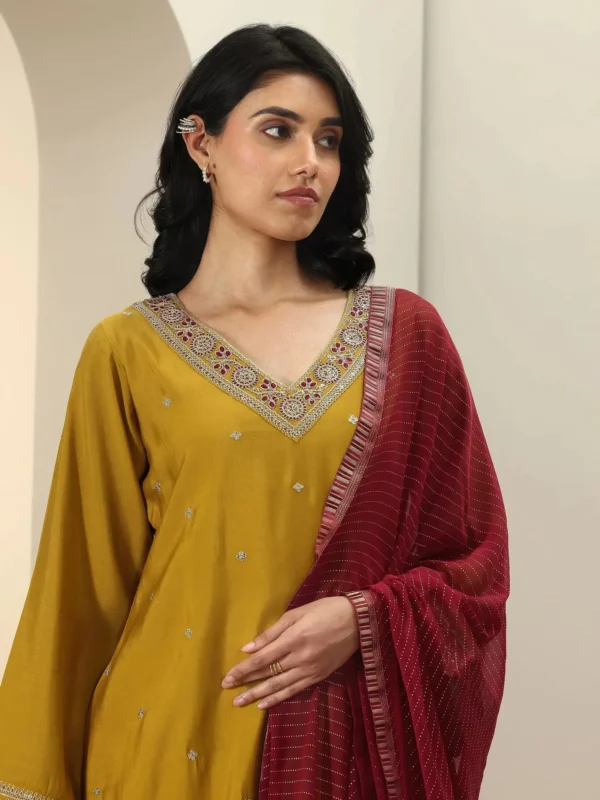 Women Mustard Embroidered Silk Blend Straight Suit Sets With Dupatta - Image 5