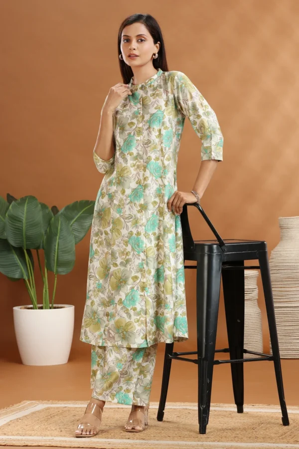 Women Off White & Green Jaipuri Cotton Floral Printed Straight Kurta and Pant Set - Image 7