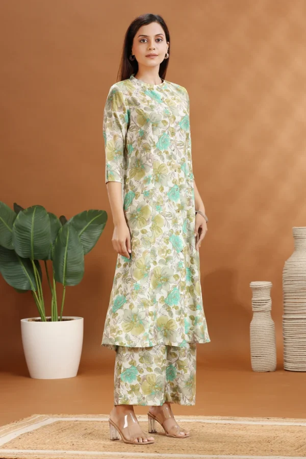 Women Off White & Green Jaipuri Cotton Floral Printed Straight Kurta and Pant Set