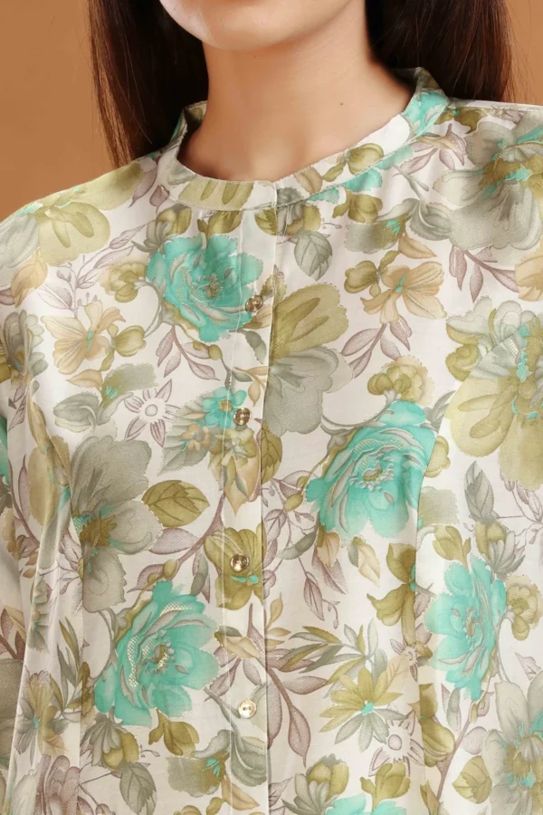 Women Off White & Green Jaipuri Cotton Floral Printed Straight Kurta and Pant Set - Image 6