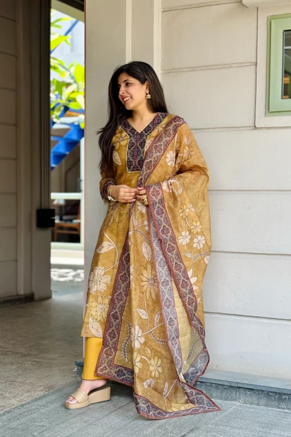 Women Mustard Heer Suit Set - Image 7